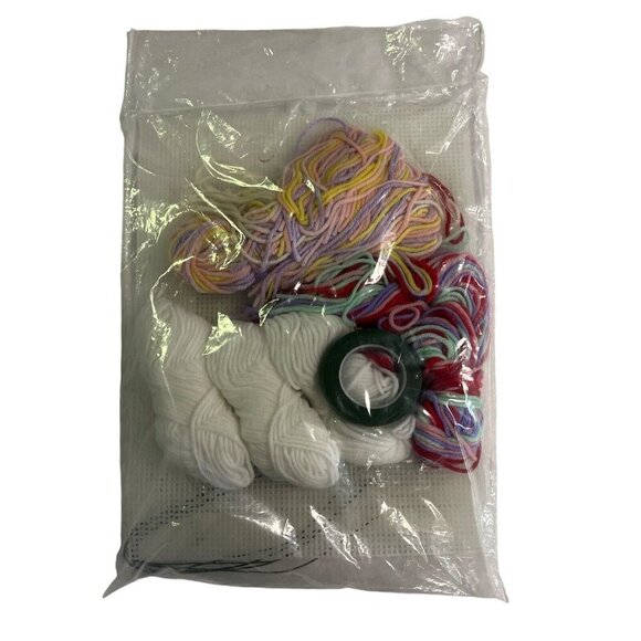 Mary Maxim Plastic Needlepoint Pansies Kit Spring Craft No 78219 - Picture 8 of 8